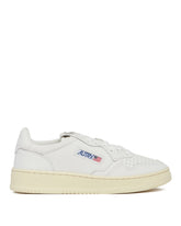 White Medalist 01 Sneakers - AUTRY WOMEN | PLP | Antonia