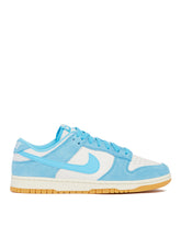 White Dunk Low SE Sneakers - Nike men | PLP | Antonia